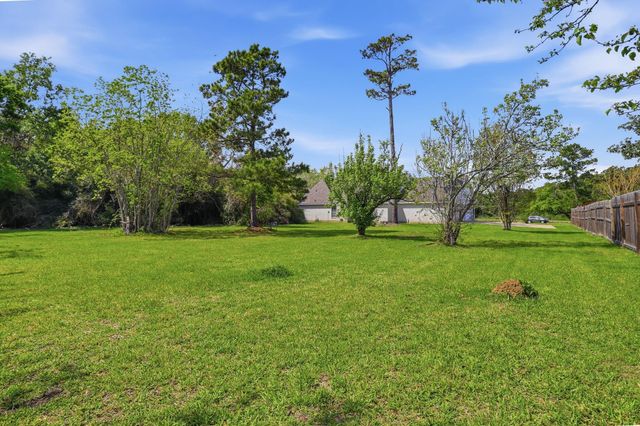 3513 E Bayou Drive, La Porte, TX 77571