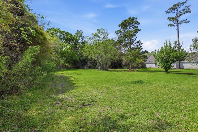 3513 E Bayou Drive, La Porte, TX 77571