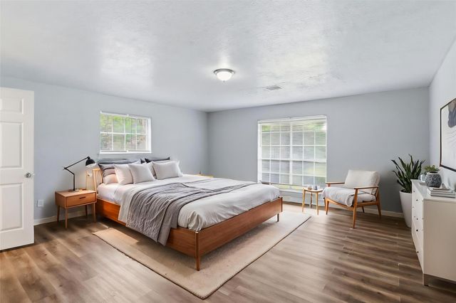 3513 E Bayou Drive, La Porte, TX 77571