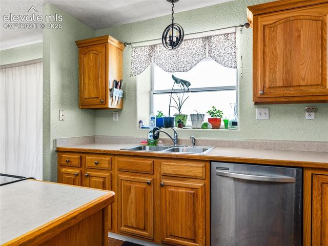 967 W Yerba Buena Drive, Pueblo, CO 81007