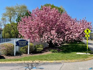 56 Founders Village 56, Clinton, CT 06413