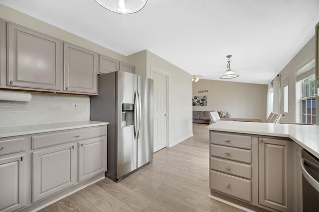 566 Fox Burrow Court, Valparaiso, IN 46385