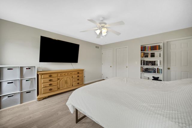 566 Fox Burrow Court, Valparaiso, IN 46385