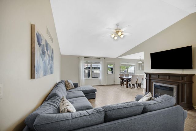 566 Fox Burrow Court, Valparaiso, IN 46385