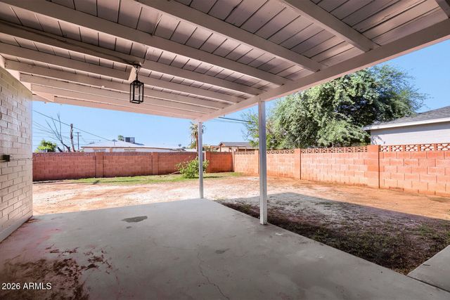 5703 W Sells Drive, Phoenix, AZ 85031