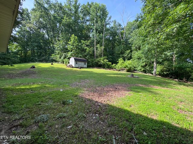 8903 Pickens Gap Rd, Knoxville, TN 37920