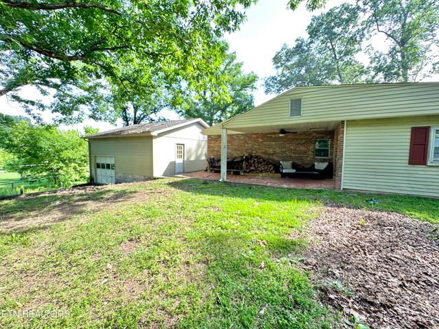 8903 Pickens Gap Rd, Knoxville, TN 37920