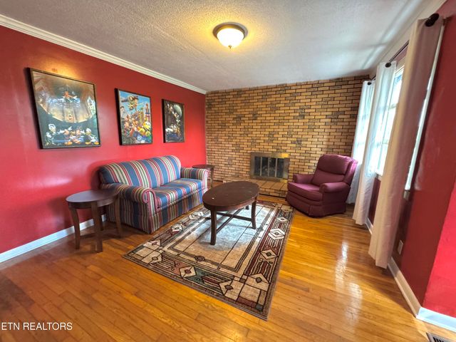 8903 Pickens Gap Rd, Knoxville, TN 37920
