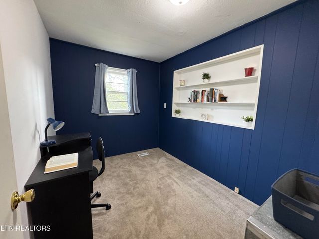 8903 Pickens Gap Rd, Knoxville, TN 37920