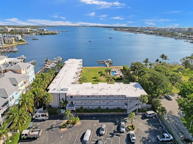 311 E Ocean Avenue 205, Lantana, FL 33462