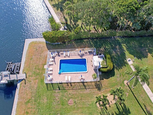 311 E Ocean Avenue 205, Lantana, FL 33462
