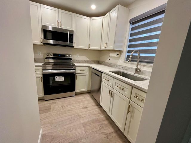 311 E Ocean Avenue 205, Lantana, FL 33462