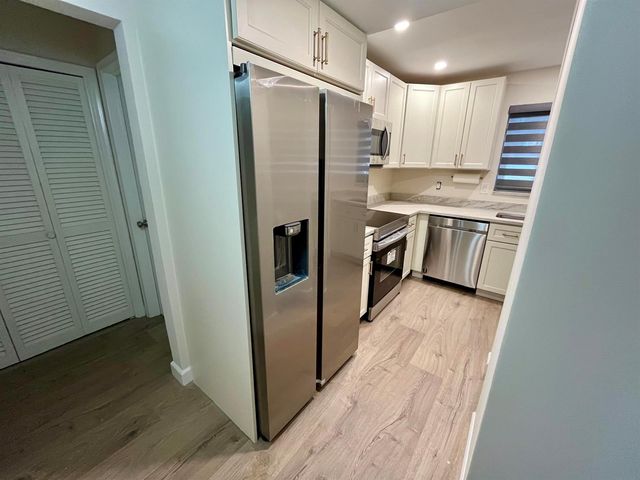 311 E Ocean Avenue 205, Lantana, FL 33462