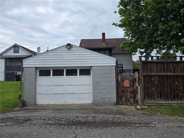 112 Fairview St, Union Twp, PA 15038