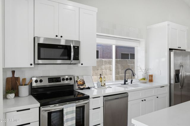 1432 W SOUTH FORK Drive, Phoenix, AZ 85045