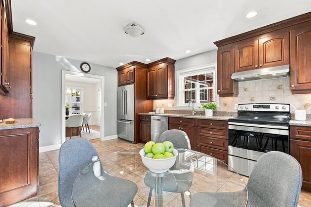61 Gould Street, Wakefield, MA 01880