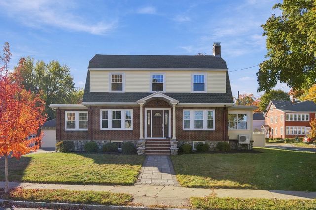 61 Gould Street, Wakefield, MA 01880
