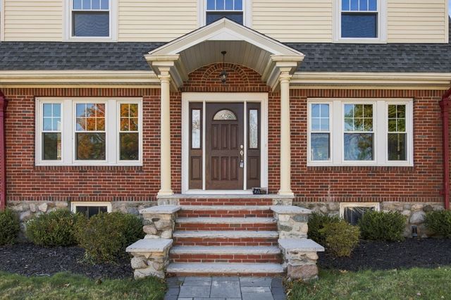 61 Gould Street, Wakefield, MA 01880