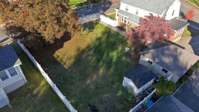 61 Gould Street, Wakefield, MA 01880