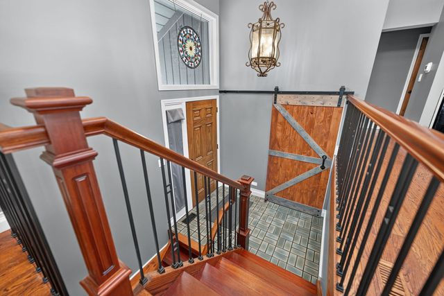 7707 N VALLEY HILL Road, Woodstock, IL 60098