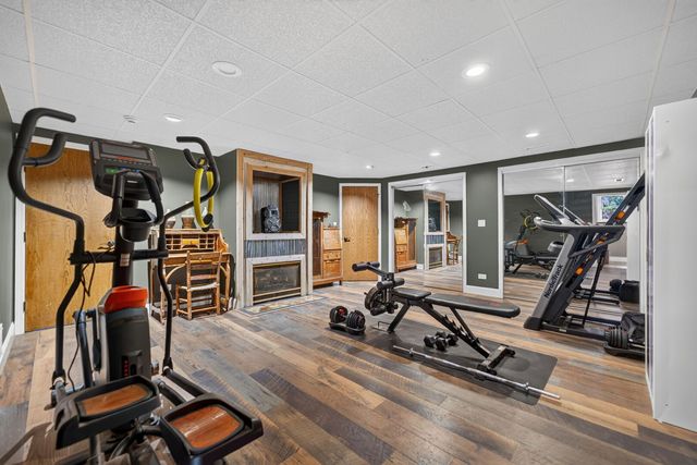 7707 N VALLEY HILL Road, Woodstock, IL 60098
