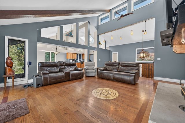 7707 N VALLEY HILL Road, Woodstock, IL 60098