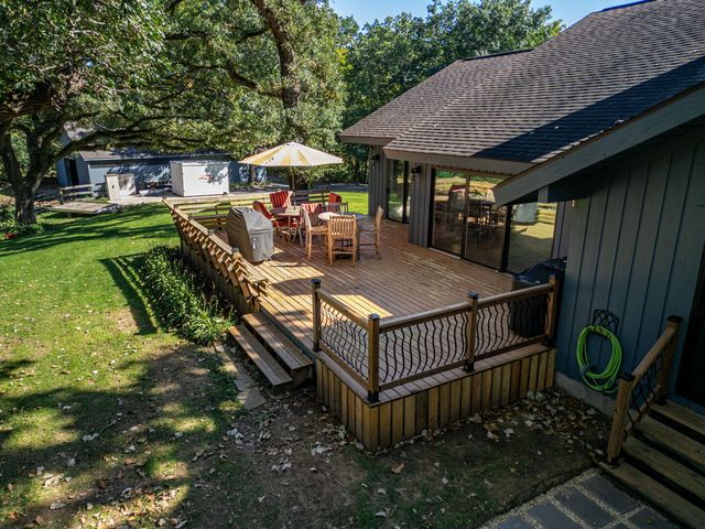 7707 N VALLEY HILL Road, Woodstock, IL 60098
