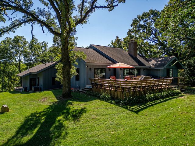 7707 N VALLEY HILL Road, Woodstock, IL 60098