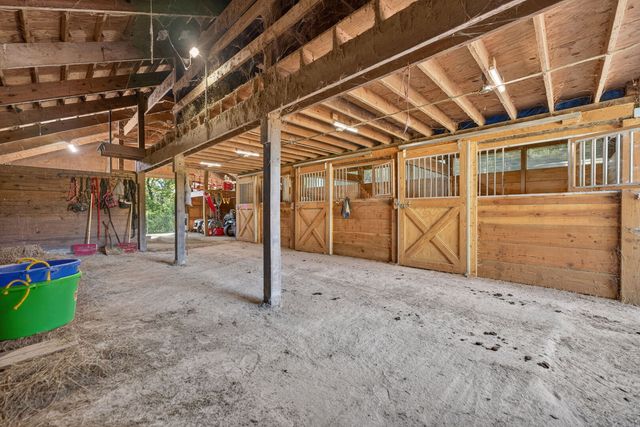 7707 N VALLEY HILL Road, Woodstock, IL 60098