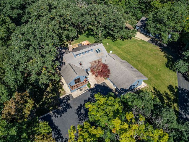 7707 N VALLEY HILL Road, Woodstock, IL 60098