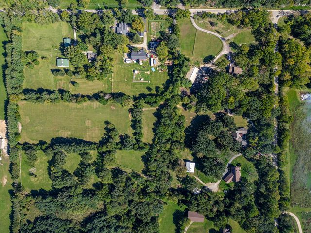 7707 N VALLEY HILL Road, Woodstock, IL 60098