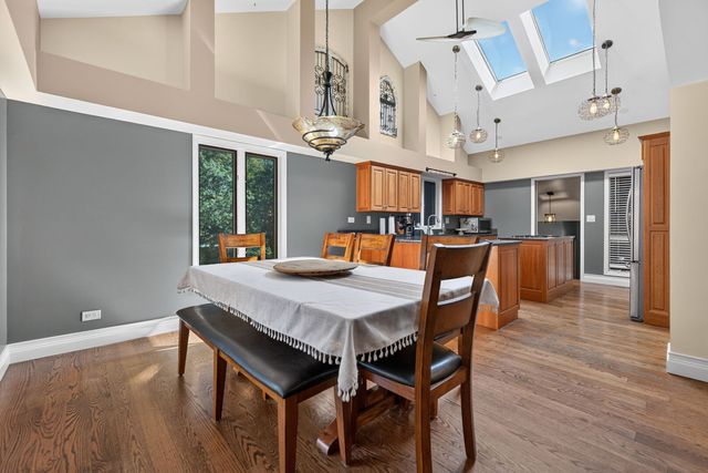 7707 N VALLEY HILL Road, Woodstock, IL 60098