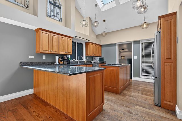 7707 N VALLEY HILL Road, Woodstock, IL 60098