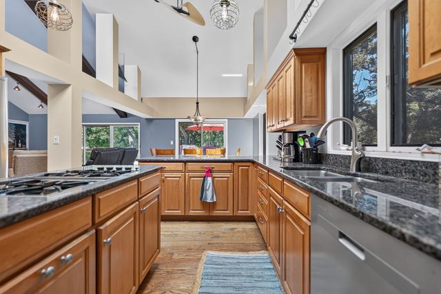 7707 N VALLEY HILL Road, Woodstock, IL 60098