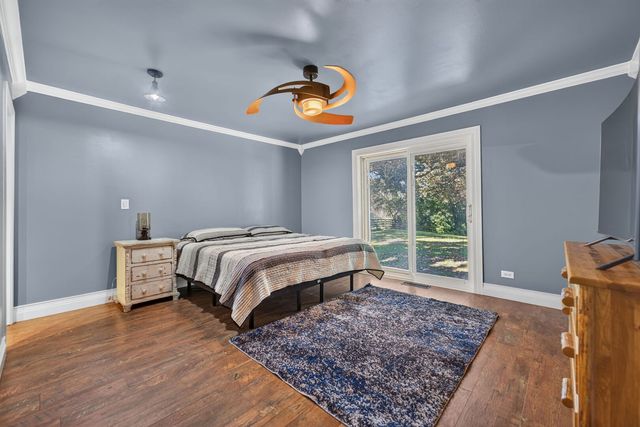 7707 N VALLEY HILL Road, Woodstock, IL 60098