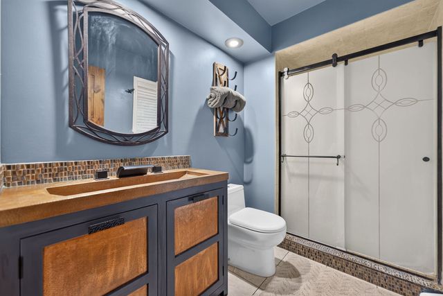 7707 N VALLEY HILL Road, Woodstock, IL 60098
