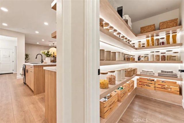 116 Patton Way, Tustin, CA 92782