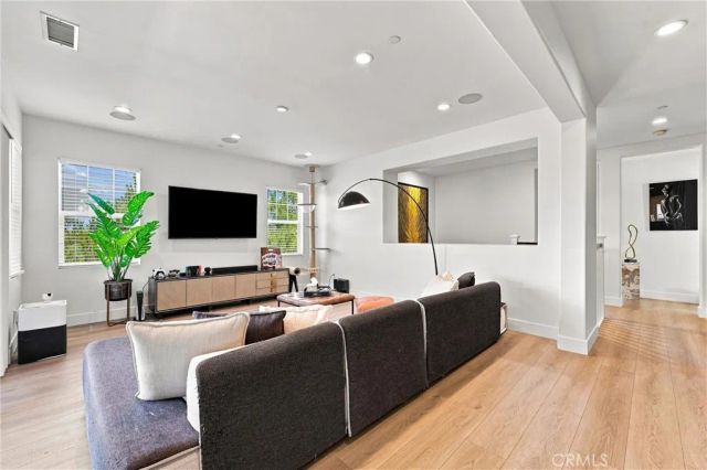 116 Patton Way, Tustin, CA 92782