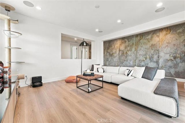 116 Patton Way, Tustin, CA 92782