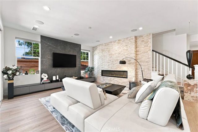 116 Patton Way, Tustin, CA 92782