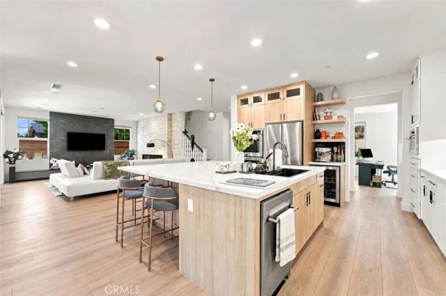 116 Patton Way, Tustin, CA 92782
