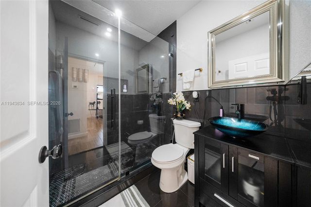 3041 NW 51st St, Miami, FL 33142