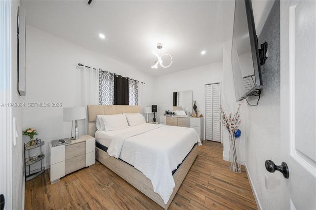 3041 NW 51st St, Miami, FL 33142