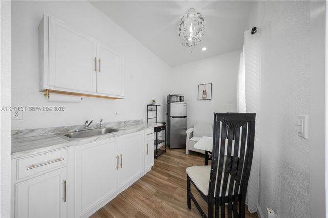 3041 NW 51st St, Miami, FL 33142