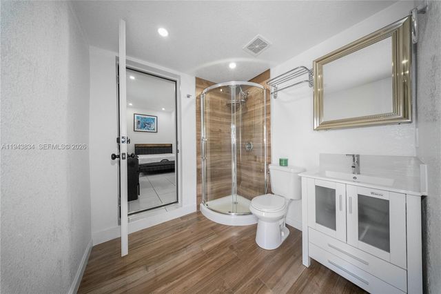 3041 NW 51st St, Miami, FL 33142