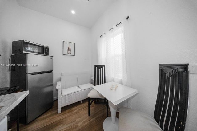 3041 NW 51st St, Miami, FL 33142