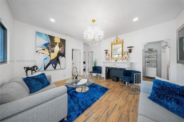 3041 NW 51st St, Miami, FL 33142