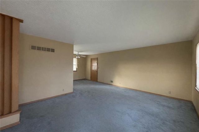 3620 S Dodgion Avenue, Independence, MO 64055