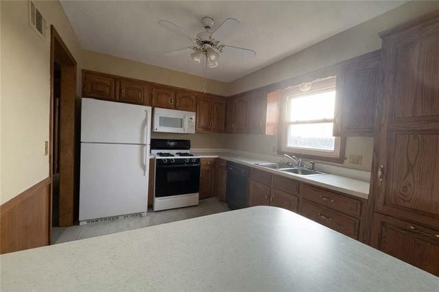 3620 S Dodgion Avenue, Independence, MO 64055