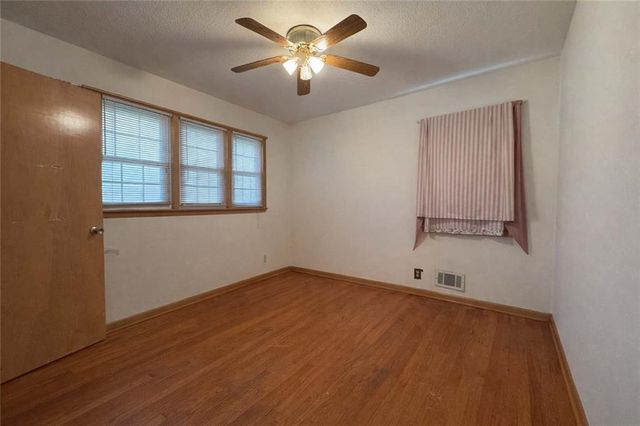 3620 S Dodgion Avenue, Independence, MO 64055